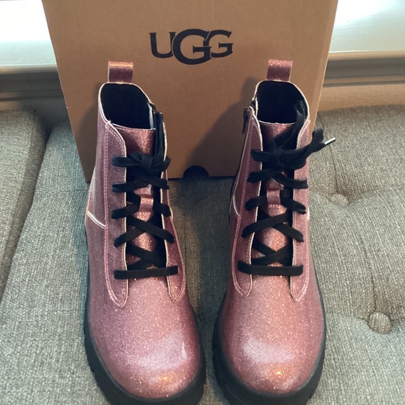 UGG® Kids' Ashton Glitter Boot (Big Kid), size 5 - Picture 12 of 12